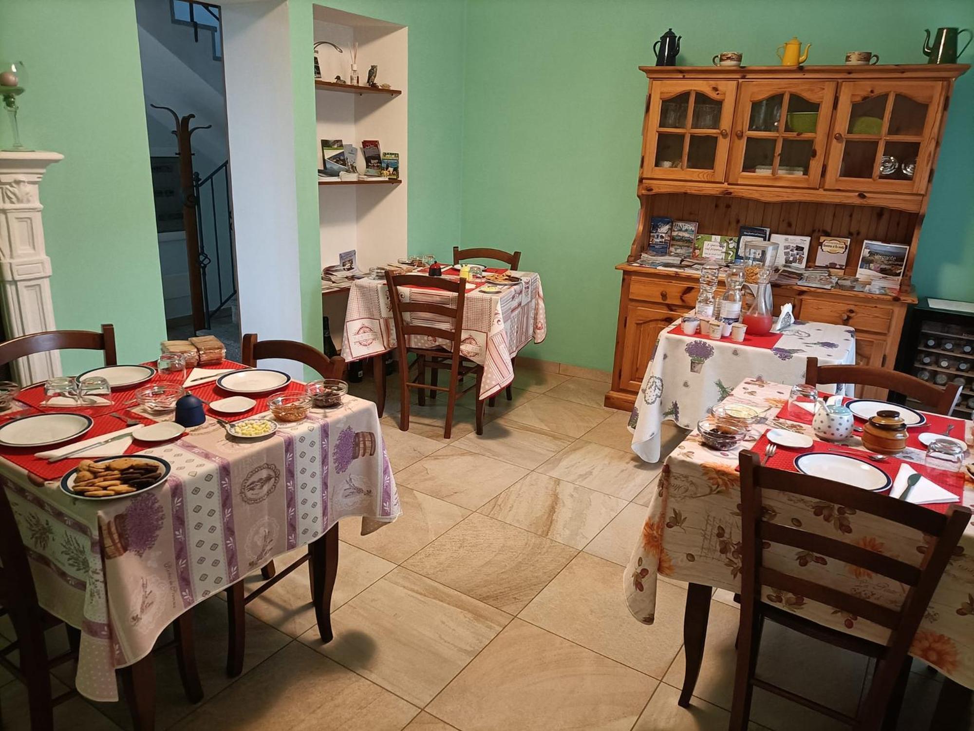 Le Colline Di Maggiora B&B Luaran gambar